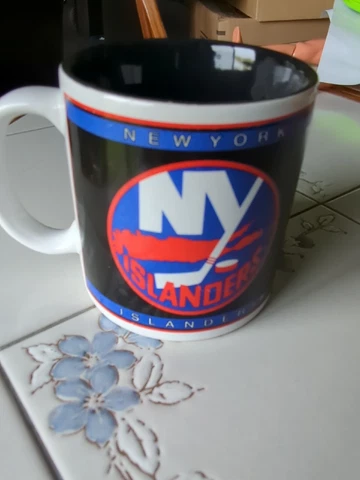 VTG NHL 1994 NY Islanders Coffee Cup Mug - Full Size 12 oz Mug Cover