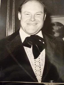 EastEnders Brass Dr Who Poirot Day Of The Jackal TIMOTHY WEST hand signed photo - Picture 1 of 1