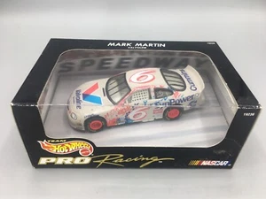 Hot Wheels NASCAR Mark Martin #6 Valvoline Ford Taurus 1998 beige pressofuso - Foto 1 di 11