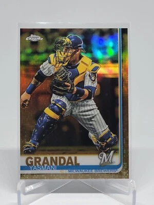 2019 Topps Chrome Update Target Gold Refractor /50 Yasmani Grandal #17 F4F - Image 1 of 2