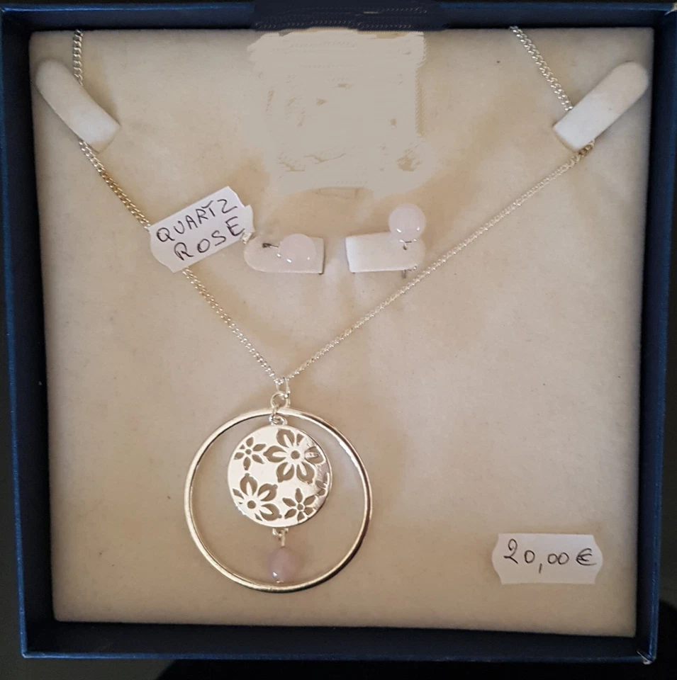 Parure métal argenté et quartz rose, collier et boucles d'oreilles - Photo 1/1