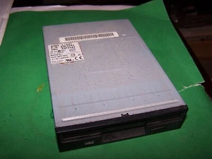 Sony MPF920 33P3342 144 MB PC 3,5 Zoll internes Diskettenlaufwerk - Bild 1 von 3