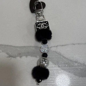CC Key Chain/ Phone Charm With Adhesive Attachment - Photo 1 sur 6
