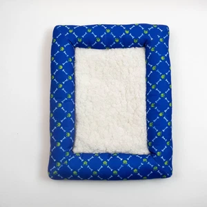 Alfombra de cama Build-A-Bear azul promesa mascotas perro estampado de patas y huesos BABW accesorio para mascotas - Imagen 1 de 5