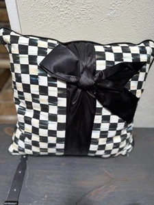 Mackenzie Childs schwarz & weiß karierte dekorative Kissen mit Schleife 19" x 17" Farbe - Bild 1 von 8