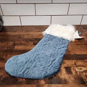 Martha Stewart Haustier Weihnachtsstrumpf 22" gesteppt Hundeknochen blau Samt Kunstfell - Bild 1 von 6