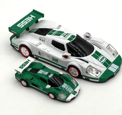 Coche de carreras y corredor de juguete Hess 2009 Foto 1 de 4