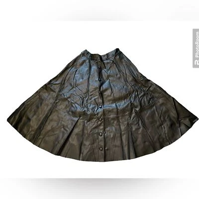 Saia nova com etiquetas J.O.A Los Angeles preta couro sintético linha MIDI A tamanho P - Imagem 1 de 4