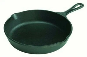 Lodge Logic L6SK3 9" Cast Iron Seasoned Skillet - Picture 1 of 1