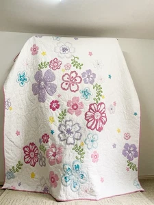 Pottery Barn Kids Full Size Floral Embroidered Flower Quilt Comforter - Picture 1 of 14