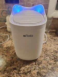 SPACE SAVER!! Mini Dehumidifier Q3 Floia 600ml/20ox - Picture 1 of 11