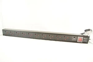 10 way UK PDU ,1.5U VERTICALLY mounted in data cabinet see our shop for more - Afbeelding 1 van 4