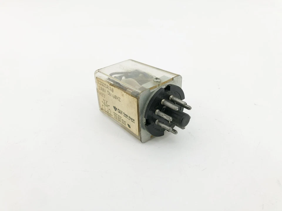 Eagle Signal 22Q2CA240 Round Base Relay 240VAC 50/60Hz K83 - Image 1 of 4