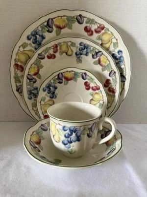 MELINA by Villeroy & Boch 5 Piece Place Setting Made In Germany UNUSED/NEW - Image 1 of 4