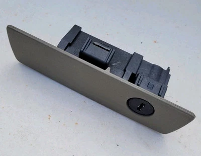 05-10 Jeep Grand Cherokee 06 07 Commander Guantera Puerta Pestillo Manija Med Caqui Foto 1 de 4