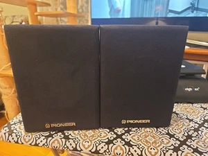 2 Pioneer Bookshelf Speakers CS-X380-K Tested Works 7.5x6x4 - Picture 1 of 6