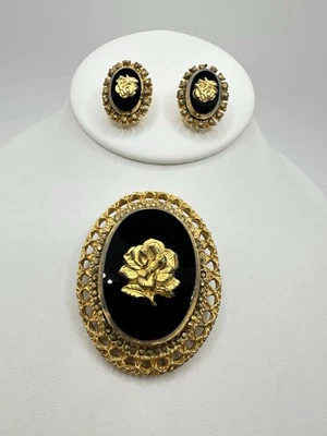 VTG Celebrity N.Y. Gold Tone Black Glass Rose Brooch Pendant Clip On Earrings - Image 1 of 4