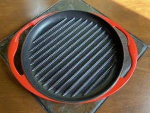 Vintage Le Crueset 10" griglia rotonda in ghisa smaltata n. 26 rossa uomo - Foto 1 di 9