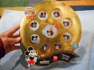 NUEVO Disney TSUM TSUM Target Exclusivo Mickey Mouse a través de los años 10ct Pared - Imagen 1 de 7