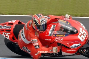 Ducati MotoGP Loris Capirossi: impresión de metal - lienzo de galería - póster FujiFilm - Imagen 1 de 48