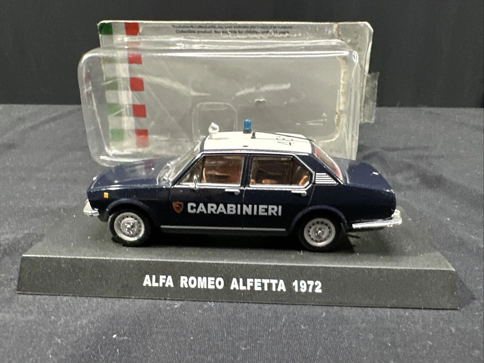 ALFA ROMEO ALFETTA MODELO COCHE DE POLICÍA CARABINEROS 1972 ESCALA 1:43 COCHE FUNDIDO A PRESIÓN Foto 1 de 4