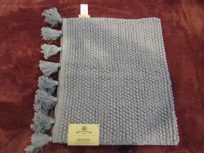 Hermosa alfombra de baño azul con flecos en bucle Bee & Willow Home talla 21" x 34" nueva con etiquetas Foto 1 de 4