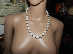 Collier Magnesit Kugeln im Verlauf weiss schwarz geädert 58 cm 90 g - Picture 1 of 5