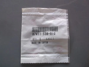 HONDA GOLDWING GL1100 OEM Part 87411-538-910 Rear Emblem Setting Rubber - Picture 1 of 2