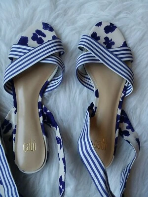 Sandalias Gladiador Cabi "Atadas" Para Mujer Talla 8 Planas Azul Blanco $109, Usadas Una Vez Foto 1 de 4