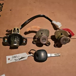 LEXUS ES300 DOOR & TRUNK LOCKS & KEY 1999-2003 - Picture 1 of 3