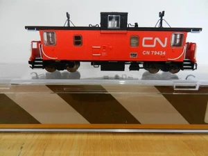N Scale Rapido Trains 2005 CN PSC Caboose Van / Fourgon CN Red 79434 Lighted NIB - Foto 1 di 8