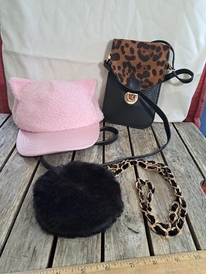 Cartera bandolera con pantalla táctil para niñas y sombrero rosa Capelli New York y más #4918BMT Foto 1 de 4