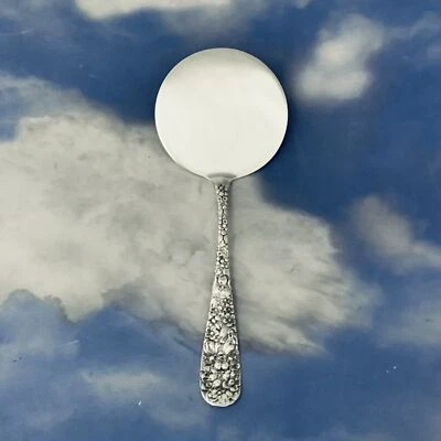 Servidor de pasteles calientes Stieff KIRK Repousse de 8,6" de plata esterlina maciza ~ Como nuevo  Foto 1 de 3