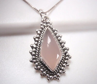 Colgante de plata de ley 925 estilo tribal de cuarzo rosa Foto 1 de 3