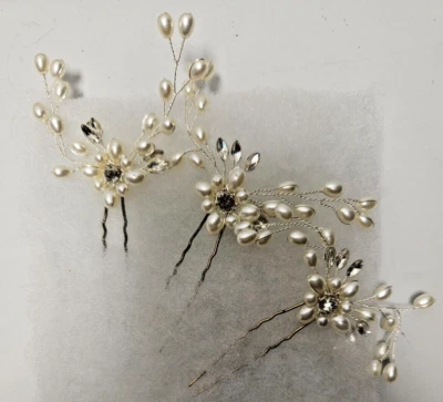 Lote de tres bolígrafos de pelo Miss To Mrs Hair Couture perlas y cristales formales de novia Foto 1 de 4