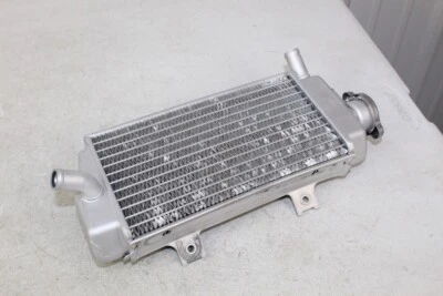 Radiador derecho Honda CRF450R 2005-2008 OEM 19010-MEN-A01 CRF450 CRF 450 5/16 Foto 1 de 4