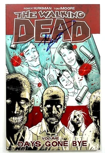 Walking Dead TPB Vol #1 First Print Signed by Robert Kirkman Image Comics - Picture 1 of 7
