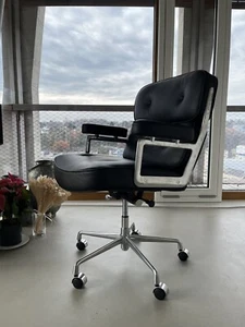 Designer-Bürostuhl aus Echtleder – Neu, robust & hochwertig - Bild 1 von 10