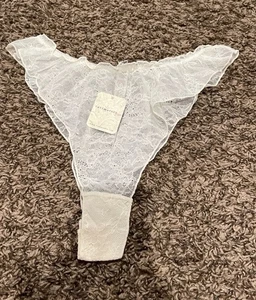 free People In Intimately, Nwt Lace, Ivory Panties Size Medium - Picture 1 of 3