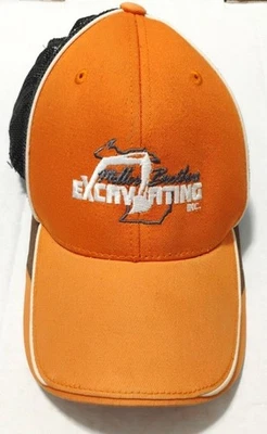 Оранжевая шляпа дальнобойщика с черной сеткой, коричневая отделка и вышивка Excavating Inc. - Изображение 1 из 4