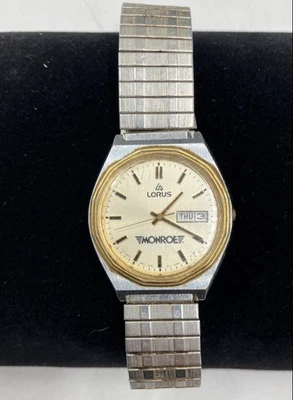 Мужские кварцевые аналоговые наручные часы Lorus Monroe серебро золото день дата индикатор - Изображение 1 из 4