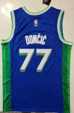 Men's Dallas Mavericks Luka Doncic #77 (Large) Cover