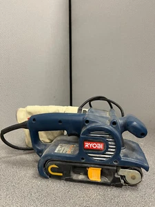 Lijadora de banda Ryobi BE318-2 3" X 18" con bolsa antipolvo. Estado usado - Imagen 1 de 9