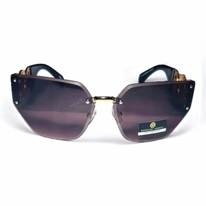 Black Cat-Eye Sunglasses with Gradient Lenses - Picture 1 of 4