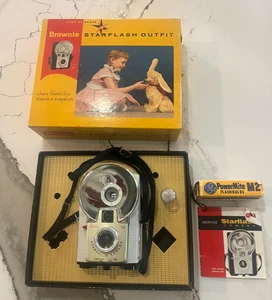 Kodak Brownie Starflash Outfit Camera Original Box Flash Bulbs 53124 B23 White - Picture 1 of 7