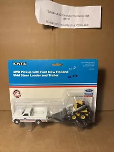 Ertl 164 four-wheel-drive pick up with Ford new Holland skid steer loader - Picture 1 of 4