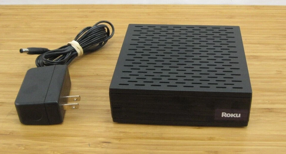 ROKU N1100 STREAMING MEDIA BOX - and cord No Remote - Image 1 of 4