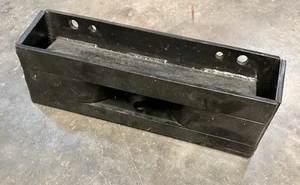 Massey Ferguson Frontgewichtsträger für Traktoren der Serie 4600 7065137M4 - Bild 1 von 8