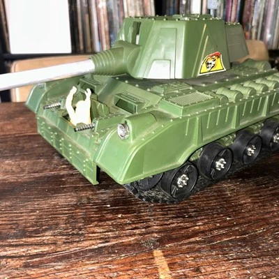 Topper Toys The Tiger Tank 1966 incompleto no en buen estado Foto 1 de 4