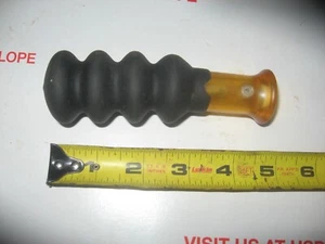 OLD PUSH CALL GAME CALL COAXER CALL AMBER AND BLACK - Picture 1 of 3